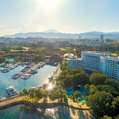 The Pacific Sutera Hotel Отели рядом с достопримечательностью «Варисан Сквер»