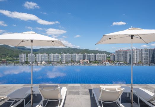 체스터톤스 경주 수영장
