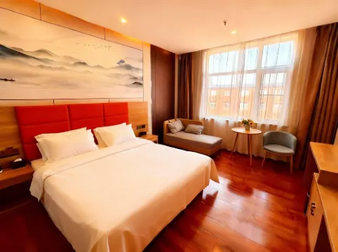 Junyue Huating Holiday Hotel