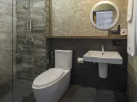 Wheeler Bed & Bike Hotel Hotels near Khao Sam Muk