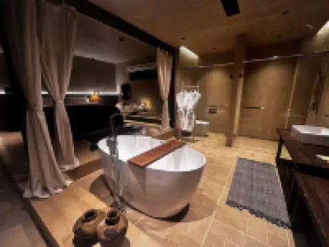 Seven Realms RUSTIC LUXURY Vacation Retreat