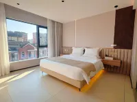 Liuhuxuan Hotel (Nantian Lake Scenic Area) - con vista montagne