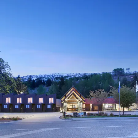 Swiss-Belresort and Villas Coronet Peak Отели рядом с достопримечательностью «Пивоварня Altitude Brewing»
