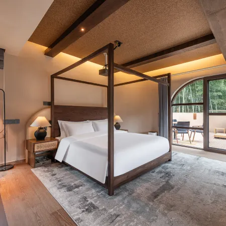 Warm mount resort  Taoyuan  thatched cottage