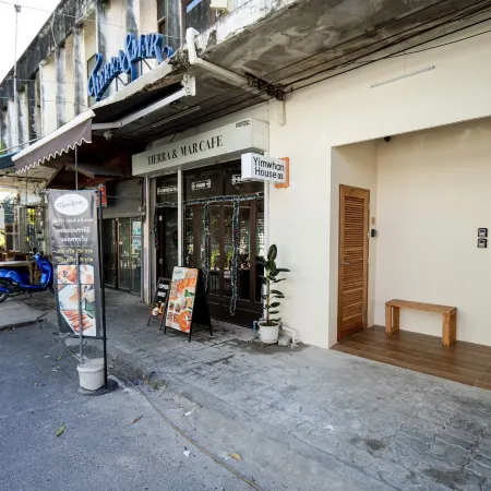 Yimwhan House 03, Chao Phrom Market Pier