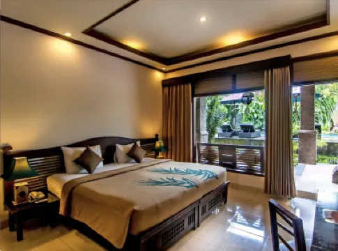 De Munut Balinese Resort Hotels near Mozaic Restaurant