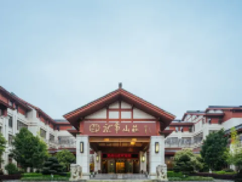 Dragon Tiger Villa Hotels near The Cliff Tomb