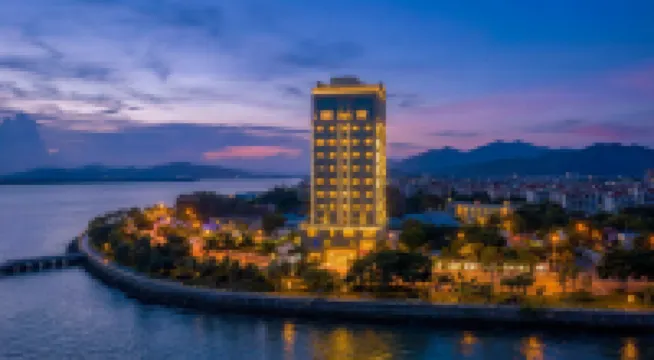 Borrman Sunshine Panorama Selected Hotel (Shanwei Ermalu Food Street)