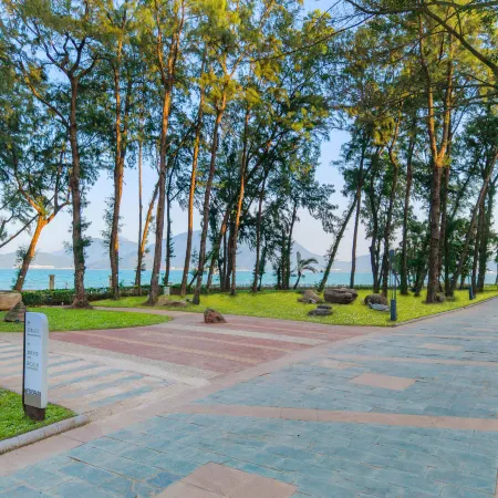 METROPARK SHENZHEN BAUHINIA Отели рядом с достопримечательностью «Пляж Jiaochangwei»