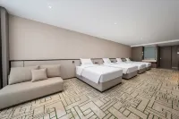 Zhaosu Warm Bay S Hotel