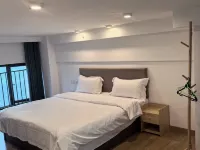 Luyin LOFT Movie Apartment (Nanchang West Station Lizhuangshan Subway Station) Hotels in Nanchang