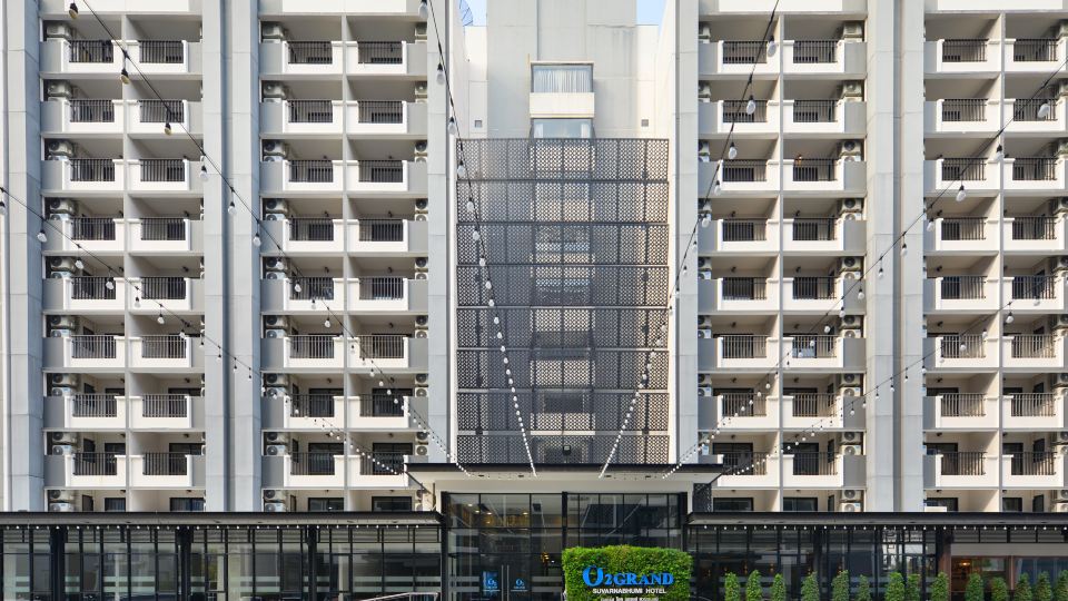 O2 Grand Suvarnabhumi Airport - Free Scheduled Shuttle from Hotel to Suvarnabhumi Airport