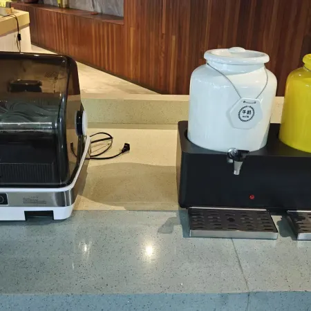 Urba Hotel (Shengsi Jihu Beach Branch)