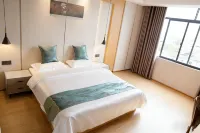 Manfeng Four Seasons Hotel (Cangwu)