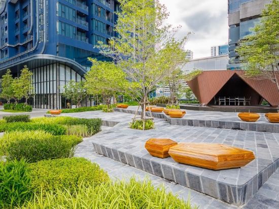 Luxury Condo in Rama 9 CBD near MRT & Central Plaza