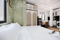 BOHO Van Mieu - Cozy Studio with LIFT, Netflix, washer anđ dryer