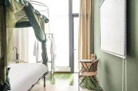 Shengsi · Flower Bird Island Blossom Cluster Seaview Holiday Homestay - พร้อมระเบียง
