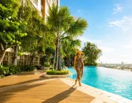 CGK Airport Summer Grand Studio Family Ensuite - Pools