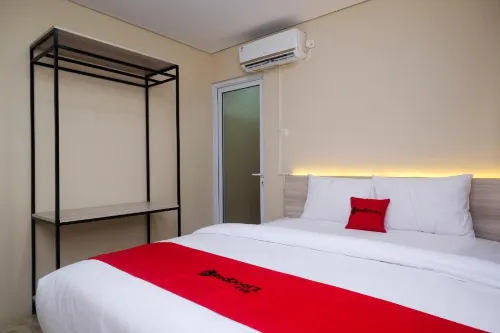 RedDoorz Plus Near RS Jih Solo - Bintang 1