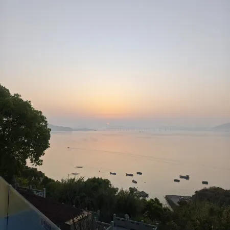 Banshantinghai · Sunrise Sea Tranquil Vacation Apartment (Dongtou Scenic Area)