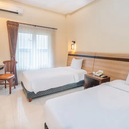 Hotel Puri Indah Subak Отели в г. Матарам