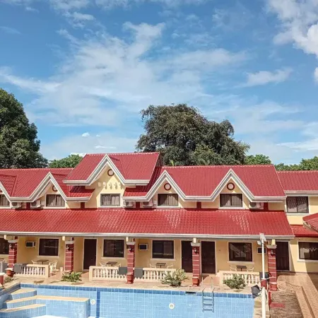 Townhouse Sentosa Elenita Private Resort