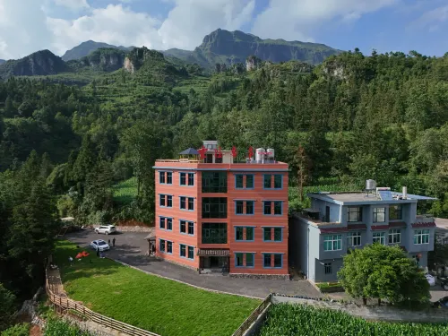 Misty Yi Lodge · Mountain Retreat - 2-Star