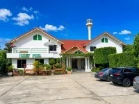Luxury Hotel Kanchanaburi - parking