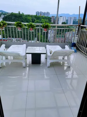 Zhouhe Homestay - balcony