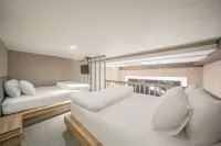 ACT HOTEL URBAN - Motels