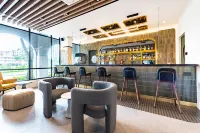Owen House by Hmlet - ที่มีบาร์
