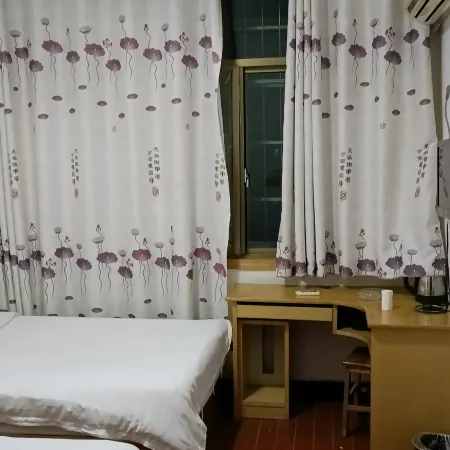 Yixing Hotel