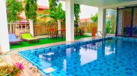 Hotel Rainbow Boutique Vang Vieng - parking