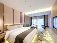 LAVANDE Hotels (Zhaoqing Sihui Hi-tech Zone Dawang Light Rail Station Branch) - Parvekkeita