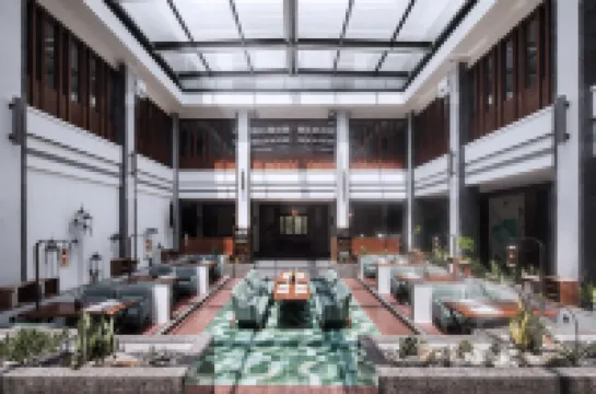 Leshan Yishang Oriental Xunyi Hotel