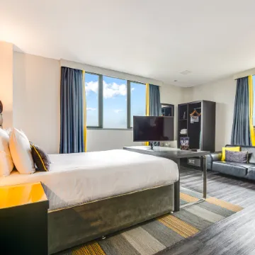 Roomzzz Chester City