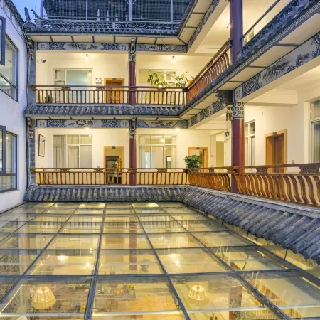 Dali Spring Four Seasons Homestay (Gucheng Nanmen Branch)