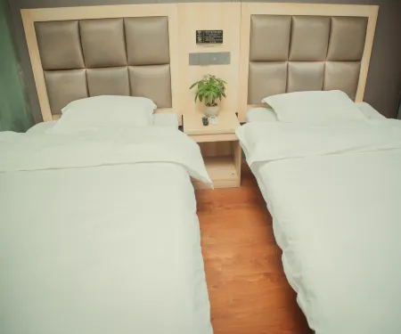 Wanlong Grand Hotel Отели рядом с достопримечательностью «Danhe Canyon»