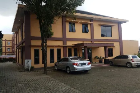 Hotel 68 Lembang Отели рядом с достопримечательностью «Zoomanji Bandung»