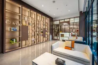 Boya Hotel (Dali Erhai Park High-speed Railway Station)