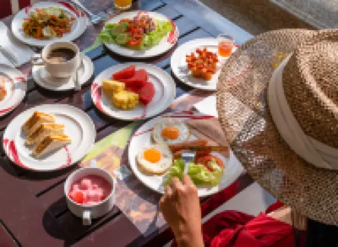 The Leaf on the Sands by Katathani