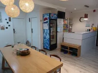 Zhonggulou  Youth Hostel (Xi'an Zhonglou Subway Station Huimin Street Branch)