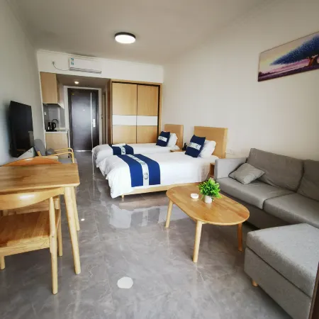 Wuchuan Haikuotian Kong Vacation Homestay