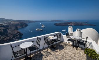 Eteoro Suites