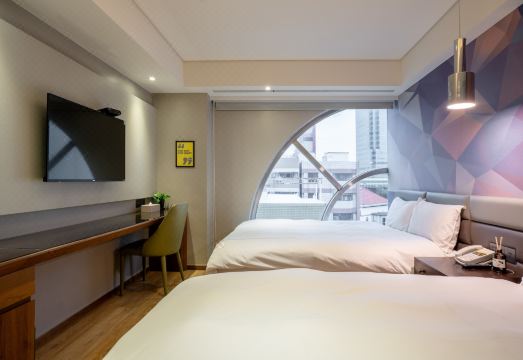 5. 용 위에 저니 ..