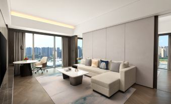 Crowne Plaza Jiangmen Binjiang (Yuanshan Lake)