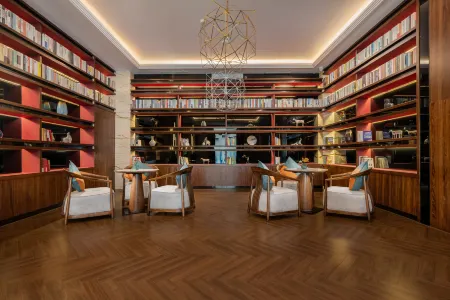 HUAYI Hotel (Shenzhen North Railway Station) Отели рядом с достопримечательностью «Peking University Shenzhen Graduate School H»