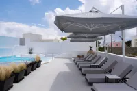 White Concept Caves Отели в г. Фира