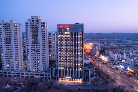 Hampton by Hilton Fuxin Отели рядом со станцией Fuxin South Railway Station