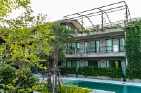 The River Palm Resort